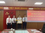 Chi bộ Cơ quan Ủy ban Kiểm tra Tỉnh ủy Hà Tĩnh tổ chức Lễ trao Huy hiệu 40 năm tuổi Đảng