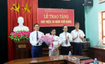 Đảng bộ Công ty TNHH MTV Thuỷ lợi Nam Hà Tĩnh trao  Huy hiệu 30 năm tuổi Đảng cho đảng viên