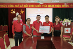 Hội Chữ thập đỏ tỉnh Hà Tĩnh hỗ trợ các gia đình nạn nhân trong vụ cháy chung cư mini tại Quận Thanh Xuân Hà Nội