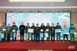 Công đoàn Viên chức Hà Tĩnh trao quà tết cho đoàn viên, lao động