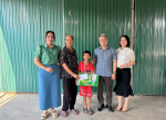 Chi bộ Cơ quan Đảng ủy các cơ quan Đảng tỉnh thăm hỏi, động viên và trao hỗ trợ cho trẻ em mồ côi được nhận đỡ đầu