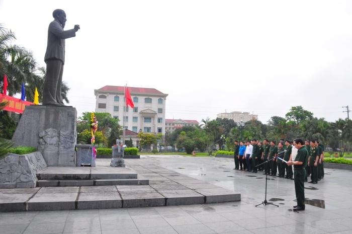 Hội Cựu chiến binh Khối các cơ quan tỉnh Báo công tại Khu lưu niệm Bác Hồ và tri ân các Anh hùng Liệt sỹ